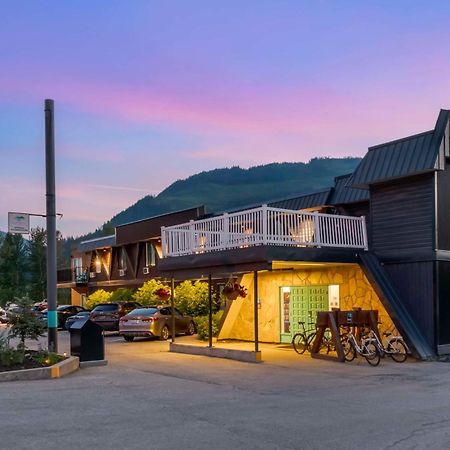 Stoke Hotel Surestay Collection By Best Western Revelstoke Exteriör bild