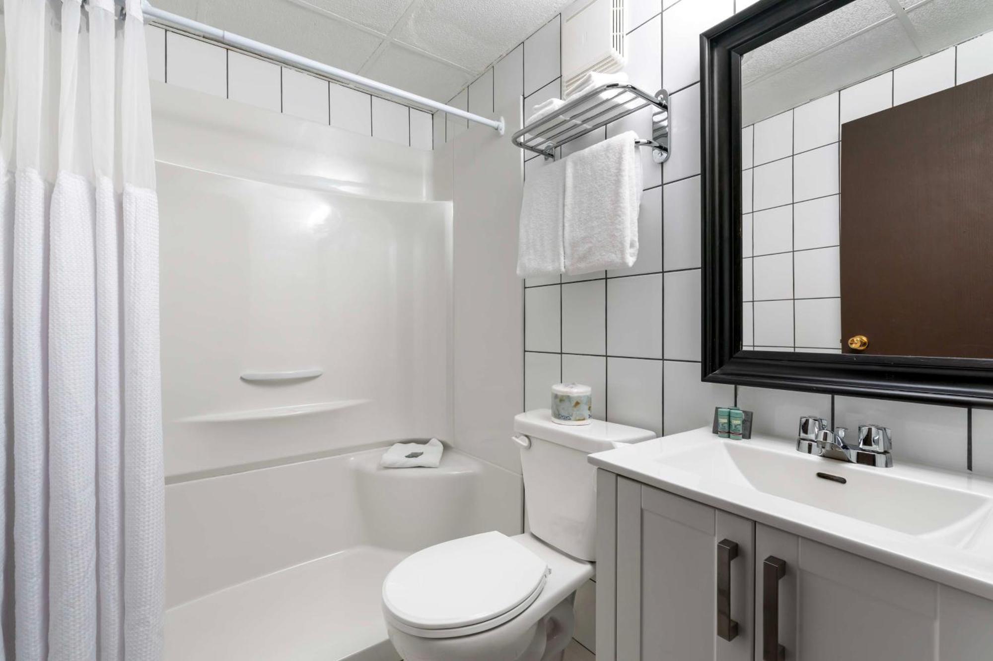 Stoke Hotel Surestay Collection By Best Western Revelstoke Exteriör bild