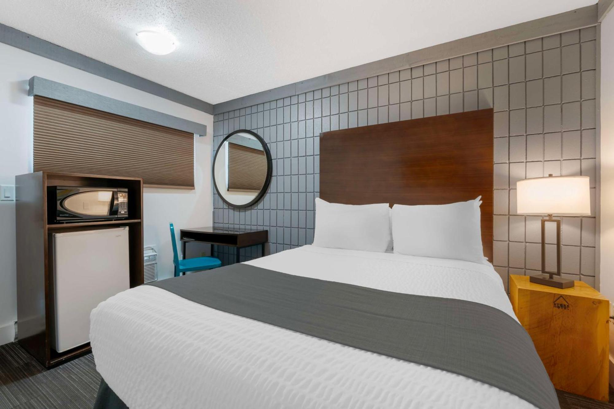 Stoke Hotel Surestay Collection By Best Western Revelstoke Exteriör bild
