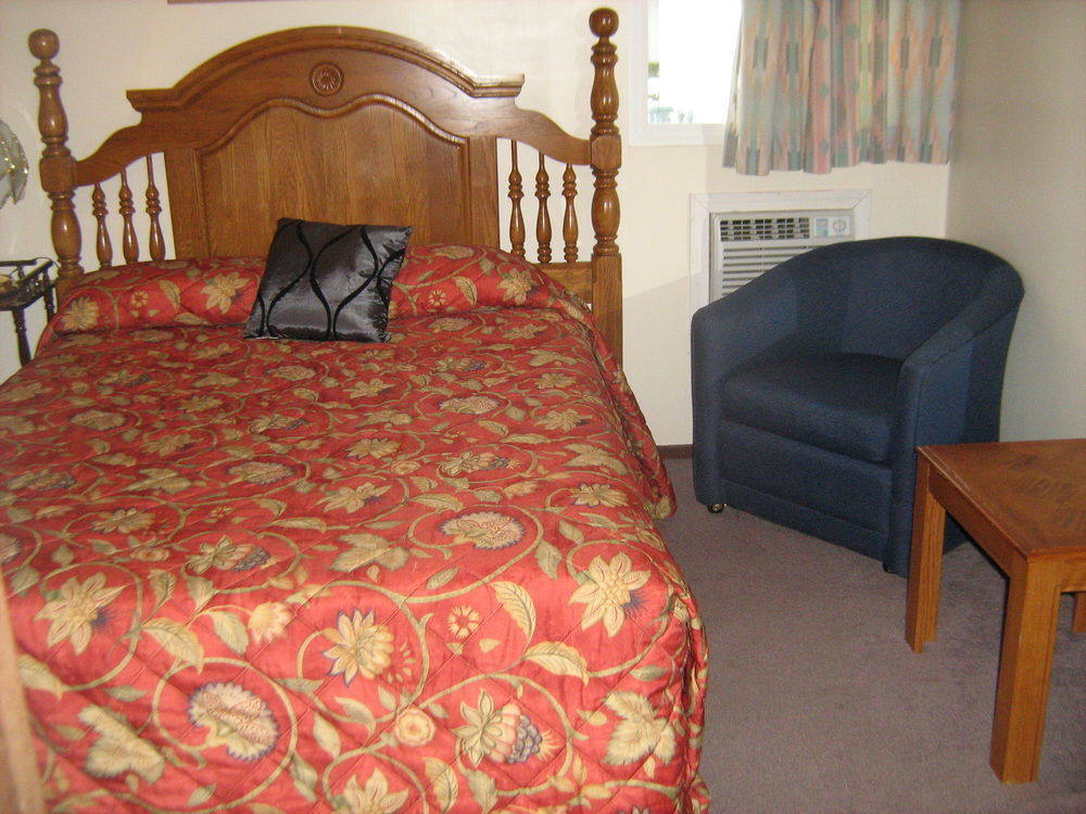 Stoke Hotel Surestay Collection By Best Western Revelstoke Exteriör bild